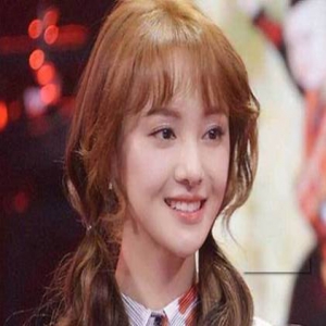 郑爽小号粉丝百万？喊话：再有25倍就可绕地球一圈