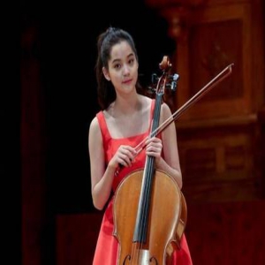 欧阳娜娜委屈哭 竟是因为……