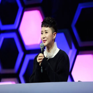 张恒助力“艺考梦” 送红围巾为王俊凯加油