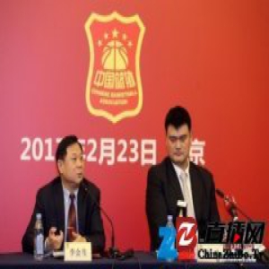 姚明否认持有美国绿卡 下赛季开赛前转让上海男篮