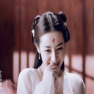 迪丽热巴被曝曾当售楼小姐 业绩突出为销售冠军