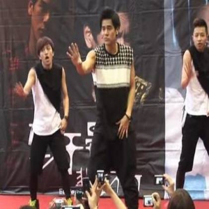 彭于晏早前热舞视频曝光 网友：还好选择了演员