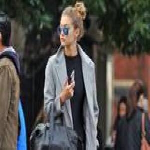金小妹与吉吉谁是街拍女王 好闺蜜上演时尚PK战