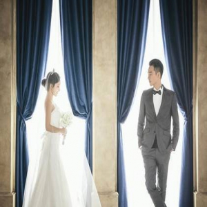 “大嘴巴”主唱爱纱大婚已定 甜蜜婚纱照曝光(图)