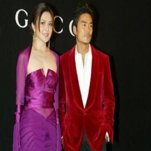 关之琳旧爱约会洋妞 十指紧扣甜蜜用餐(图)