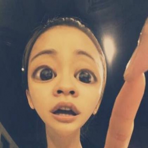 陈意涵晒精修后的照片 却被吐槽自拍届的泥石流