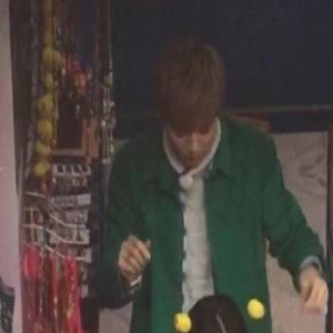 要组CP？鹿晗为迪丽热巴戴头饰惹粉丝不快