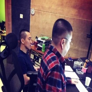 罕见秀恩爱！徐静蕾晒黄立行工作照(图)