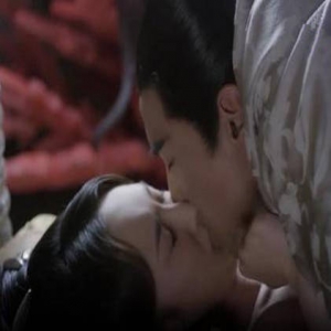 杨幂赵又廷拍吻戏 “老司机”的耳朵都红了