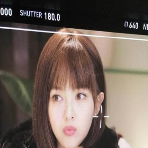 34岁的唐嫣卖萌毫不费力 齐刘海短发清纯可爱(图)