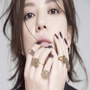 赵薇深夜暖心发文：要记得这些人 使你远离阴霾