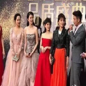 欢乐颂四美又同台 这次最抢镜的竟是她(图)