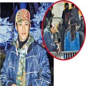 麦秋成与女伴看演出 不知前女友蔡思贝同场