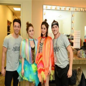 阿Sa曝阿娇到哪都能睡 劝其嫁个外国人