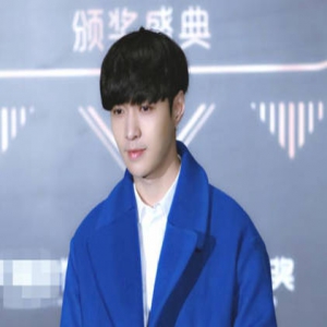 谈鹿晗新歌怒对粉丝 张艺兴：互相理解迁就下嘛