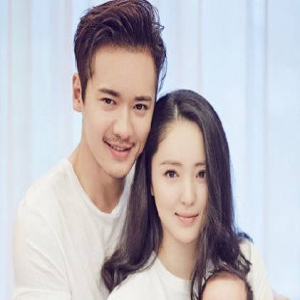 董璇晒女儿“懵”照 眼睛又大又亮像极了妈妈