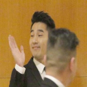 谁叫我？赵又廷听粉丝喊“夜华”连忙卖萌