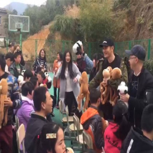 黄晓明送baby生日礼物曝光 竟如此暖心