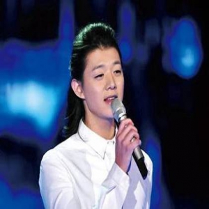 霍尊女友曝光！相伴家庭聚会甜蜜依偎