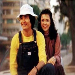 她曾红极一时，周润发为其自杀，如今57岁风韵犹存