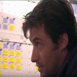 “狼叔”18年前试镜视频曝光 身材普通表情羞涩