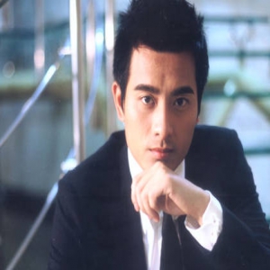 陈龙晒《欢乐颂2》配音照 还透露了开播日期！