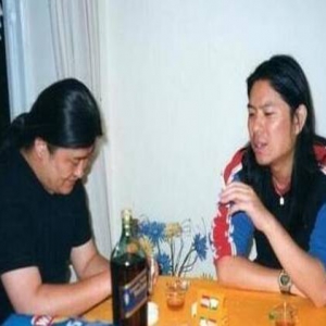 高晓松刘欢昔日长发合影曝光 网友：杀猪刀举起来了