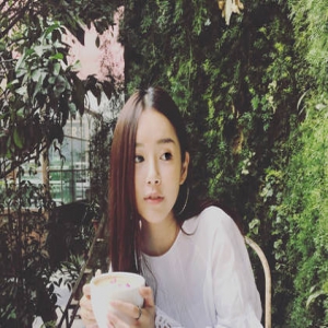 恢复神速！陈赫爱妻产后首晒照