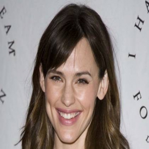 “离婚”两年仍恩爱，詹妮弗·加纳放话愿意复合