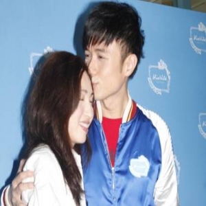 古巨基豪掷百万购买新厂房，要把自家曲奇卖到内地！