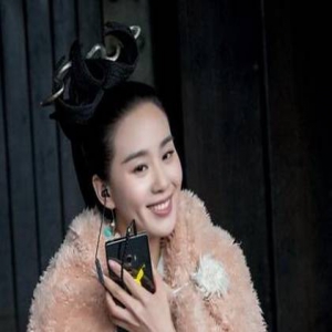 刘诗诗30岁生日在剧组庆祝，这样的她好美！