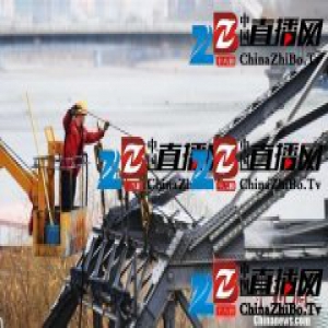 兰州百年中山桥迎“沐浴日” 人工“手洗”保文物