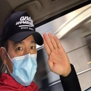 刘德华50天医疗费179万 带疤出院很快站起来