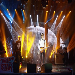 张超办主题派对 回应杨玏调侃发际线：他多虑了