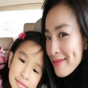 正能量女神！张庭微博发文分享：爱人便是爱己