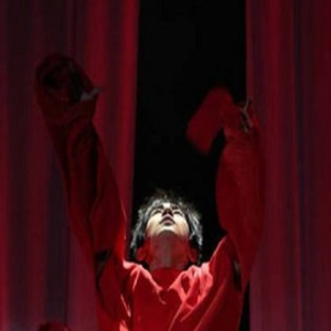 易烊千玺衣服下藏着好身材 腹肌犹如冰块盒(图)