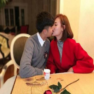 秀恩爱竟是被“逼”？叶一茜自曝牵手照不是跟田亮