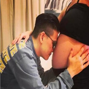 49岁苏永康老来得子！妻子怀孕9个月巨肚惊人(图)