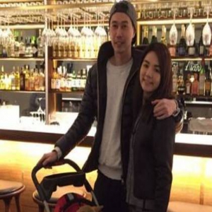 Ella半夜家中飙情歌 老公偷拍：怎么那么会唱