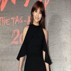 杨丞琳戴口罩乘车遭盘查 质疑：查酒驾为何看身份证？