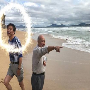 张歆艺“神坑爹”吐槽爸爸颜值低 网友：果然亲女儿