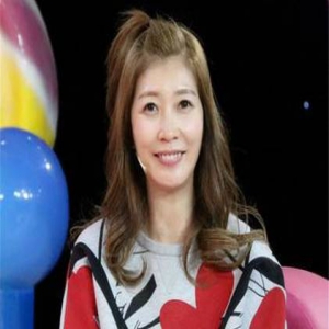 黄嘉千大胆讲述“不可描述”片段 训练夏天“泻货”