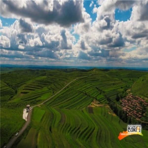 【高清组图】亮眼睛！张家口草原天路迎来最美季节