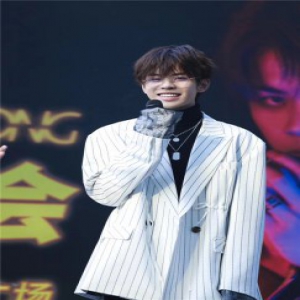 王晨艺新专辑《ENEN WONG》燃炸羊城