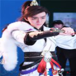 王俊凯新作预告片首发 最新古装造型曝光跨次元互动