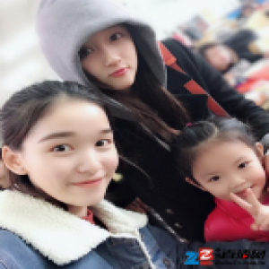 开学季关晓彤现身校园 被求合照获称赞