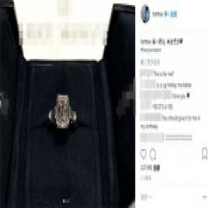 黄子韬晒钻戒 发文强调单身贵族