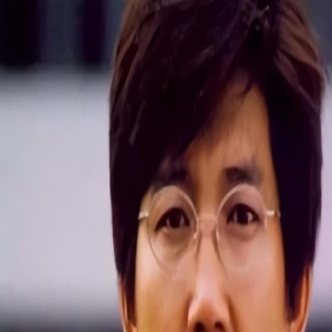 演员李崇霄去世1年，女儿一人撑起全家，遗孀的坚持让人泪目