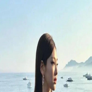 BLACKPINK终于能休息了？她以导师身份出演中国综艺？女团爱豆后背的纹身？