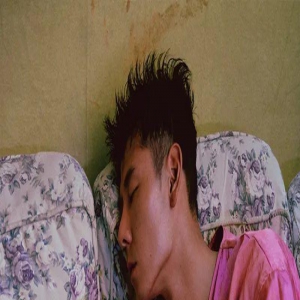 演员蒋奇明《T》杂志时尚大片，斯文败类造型性张力十足